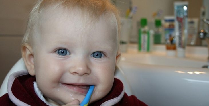 La higiene bucal debe comenzar en edad temprana