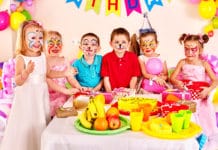 Amigos cercanos y pocos en estas ideas para cumpleaños