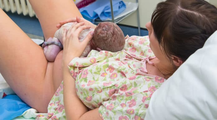 Mujer recién parida