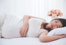 beneficios del sueño en el embarazo para las madres