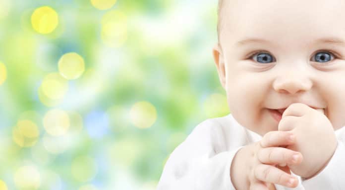 Vitaminas clave en el desarrollo del bebé que debes conocer.