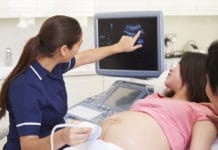 Mujer con embarazo de 11 semanas