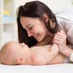 Bebé reconoce a su madre