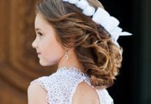 Niña peinada para su comunión